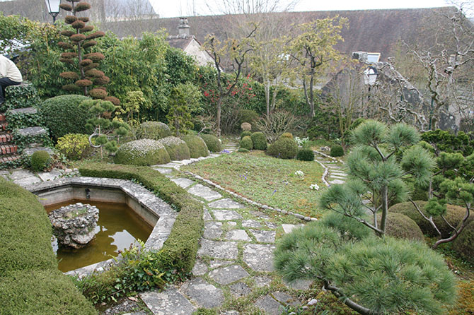 Un jardin de petite dimension, très pentu - © J.-F. Coffin